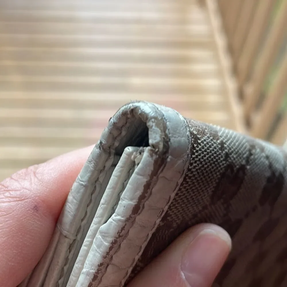 Gucci woman’s canvas and cream leather wallet - Picture 8 of 16